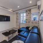 A 2 - Spacious On Seafront With The Sea View *