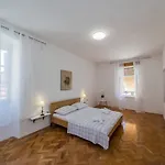 Apartman A2 - Spacious On Seafront With The Sea View