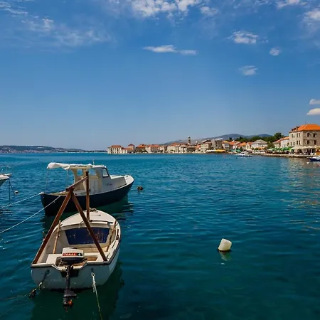 דירה A 2 - Spacious On Seafront With The Sea View Kaštela