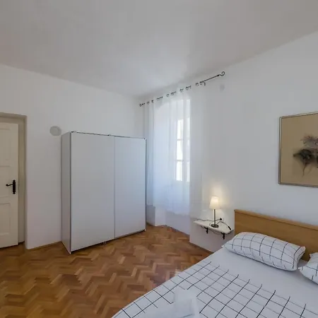 A2 - Spacious On Seafront With The Sea View