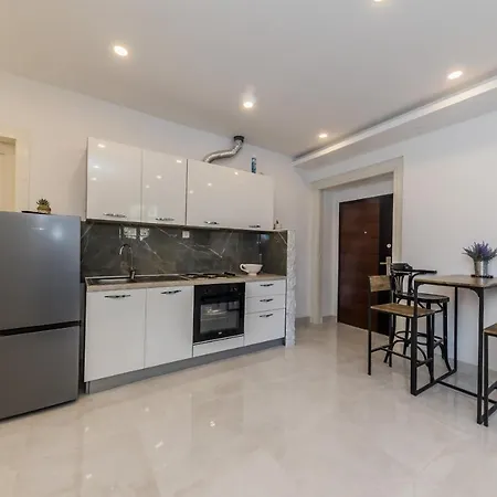 A2 - Spacious On Seafront With The Sea View