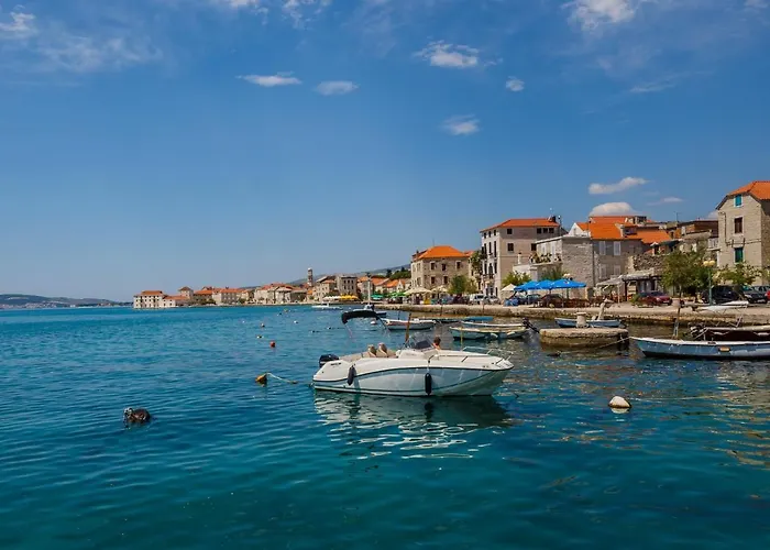 A2 - Spacious On Seafront With The Sea View Kastela