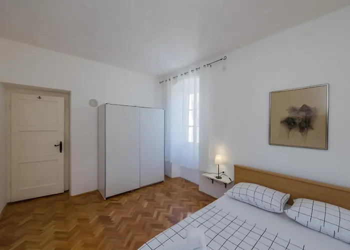 A2 - Spacious On Seafront With The Sea View
