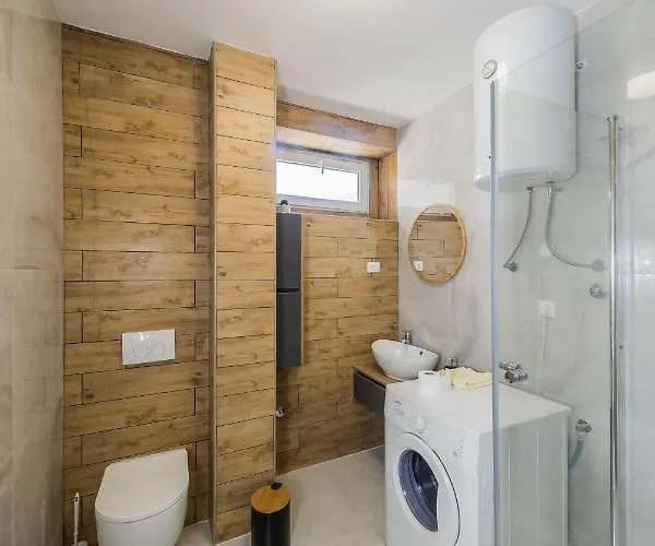 A2 - Spacious On Seafront With The Sea View Apartman