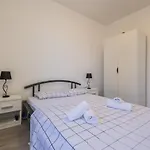 A 2 - Spacious On Seafront With The Sea View