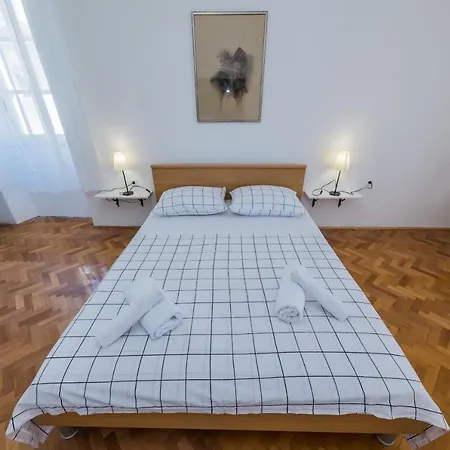 Apartment A 2 - Spacious On Seafront With The Sea View Kastela