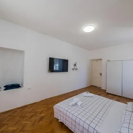 A 2 - Spacious On Seafront With The Sea View