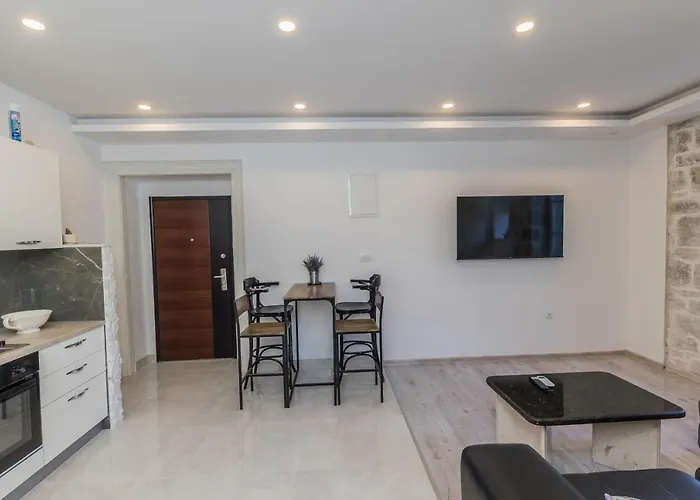 A2 - Spacious On Seafront With The Sea View