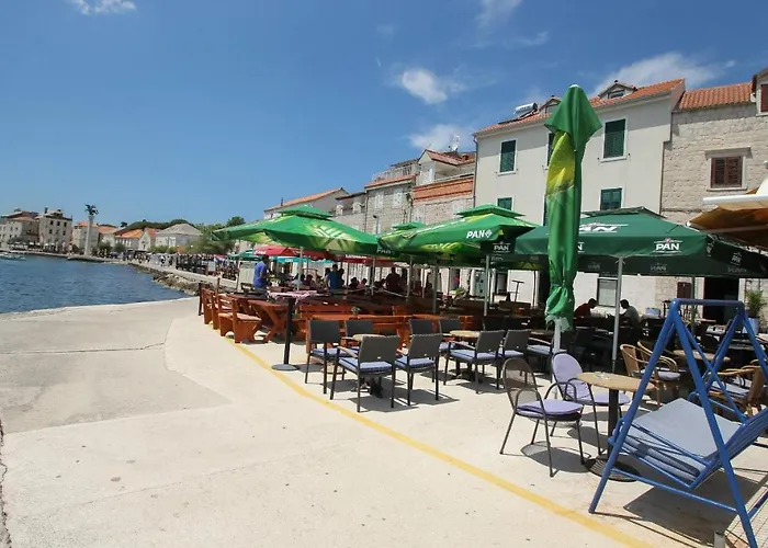 Apartman A2 - Spacious On Seafront With The Sea View