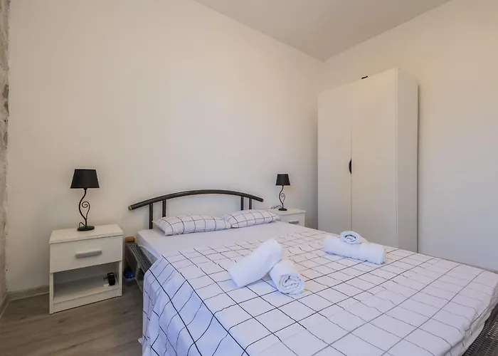 A2 - Spacious On Seafront With The Sea View